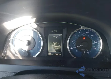 2017 Toyota Camry Le z USA, uszkodzony, nr VIN 4T1BF1FK3HU732242